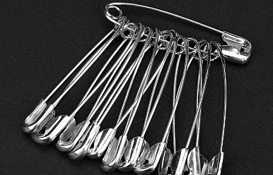 10 апреля – День рождения английской булавки