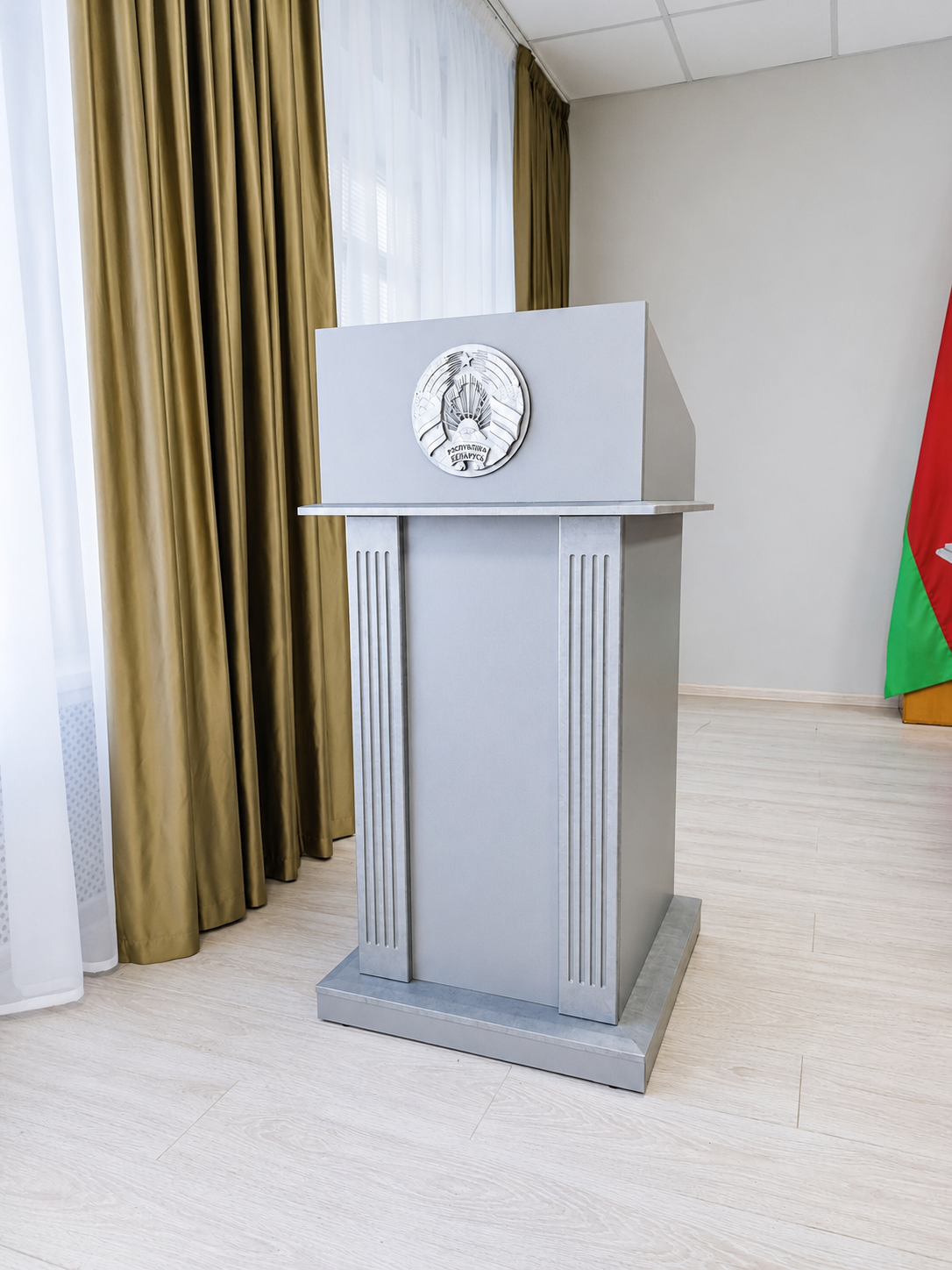 Актовый зал. Комплект мебели для президиума 1